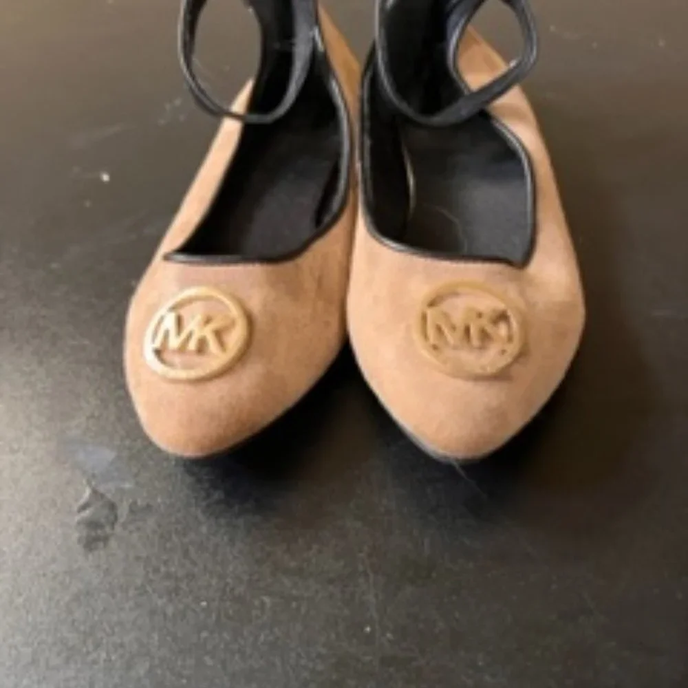 Michael Kors size 11 tan ankle strap flats